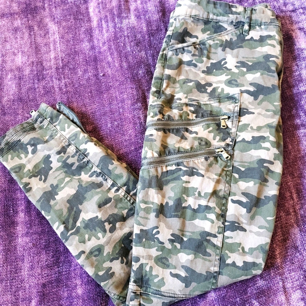 Camo pants by Blank NYC